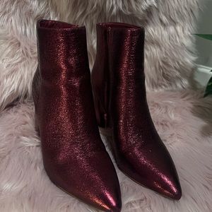 Ammmmmazing maroon bootie !